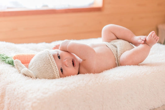 新生児にベビーローションは必要？生まれたての肌に合った保湿ケアの始め方